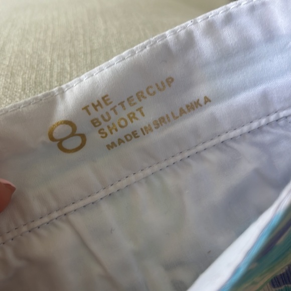 Lilly Pulitzer Buttercup Short. Size 8 - Picture 2 of 7